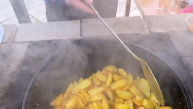 Готовим жаркое по-охотничьи в казане! смотреть онлайн