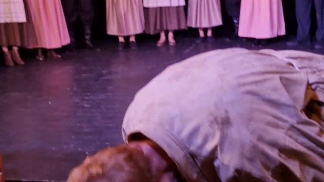 Спектакль "Поминальная Молитва" по книге Ш. Алейхема "Тевье - Молочник". Финальный танец и поклоны смотреть онлайн