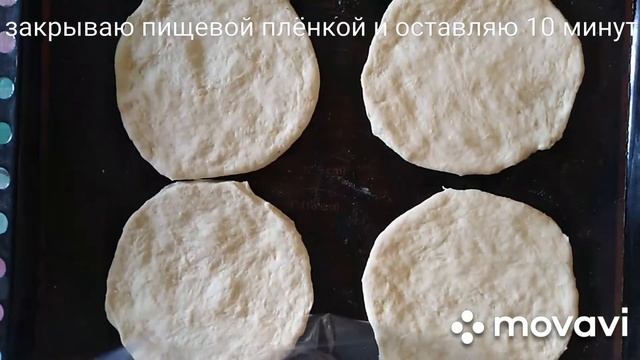 МИНИ ПИЦЦА БЫСТРО И ВКУСНО!!! САМЫЙ ПРОСТОЙ РЕЦЕПТ С СОСИСКОЙ И СЫРОМ! смотреть онлайн