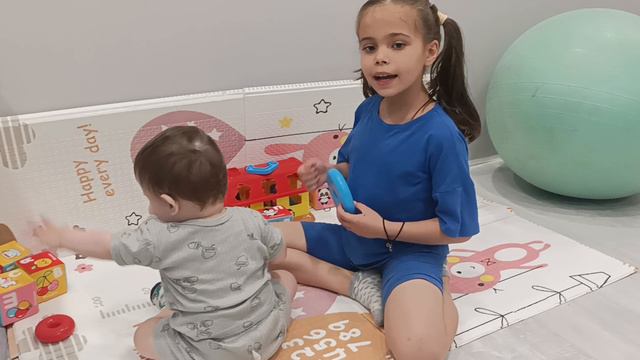 песенка Toys.mp4