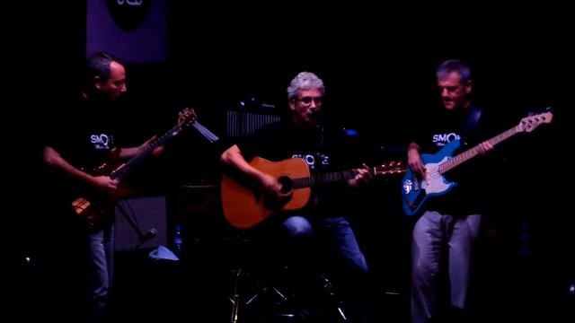 Smoke Trio - Looking Out My Backdoor