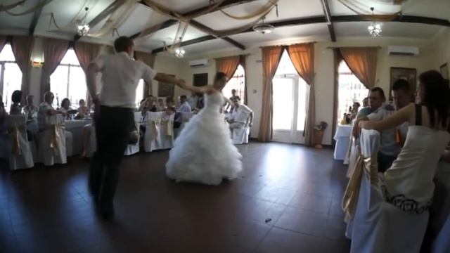Свадебный танец М+Л Краснодар 11.08.2012.mp4 смотреть онлайн
