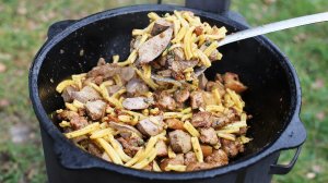 Рецепт из детства. Жаренка с макаронами в казане на костре.