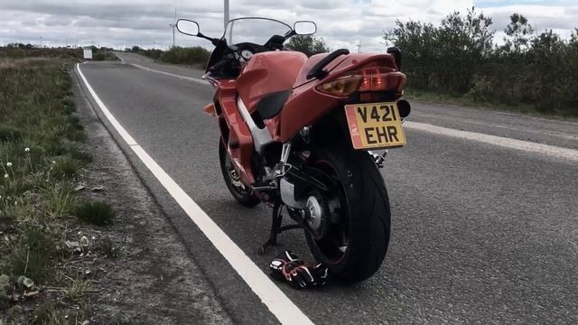 Honda VFR800 fi (interceptor) sound, black widow can смотреть онлайн