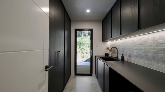 Kooringal Lodge: Mid-Century Modern Industrial Design in a Multi-Million Dollar Home | House Tour смотреть онлайн
