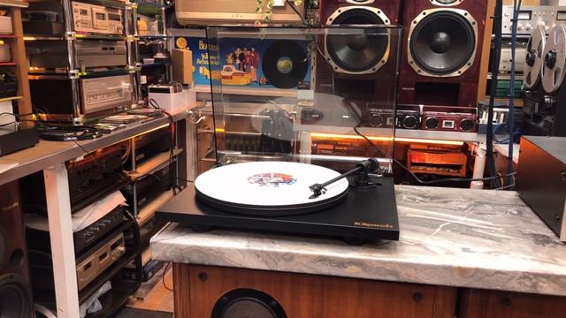 Виниловый проигрыватель Pro-Ject смотреть онлайн