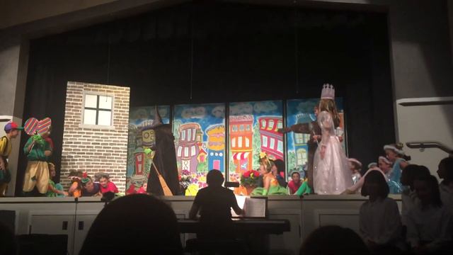 Lafayette School Wizard Of Oz 2016- We Welcome You To Munchkin Land смотреть онлайн