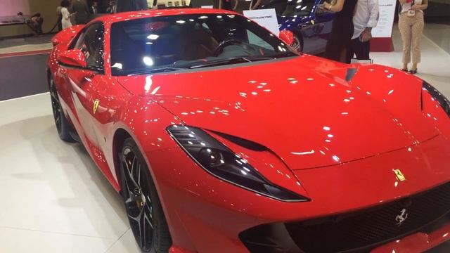 Атмосферный монстр – Ferrari 812 Superfast смотреть онлайн