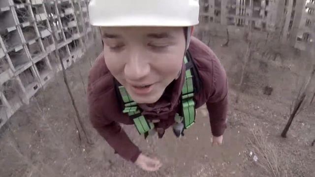 8 ПОВЕРХ 16 марта 2014 Прыжки с веревкой в Макеевке 3 смотреть онлайн