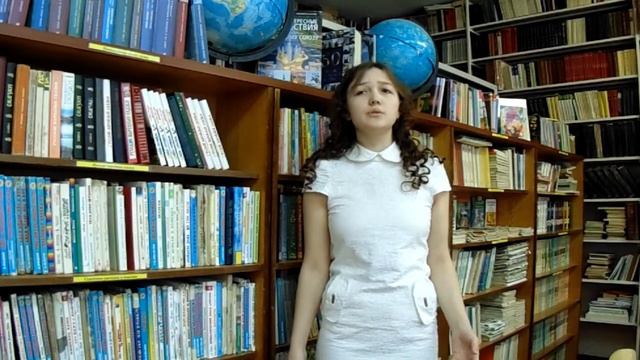 Страна читающая — Влада Нечаева читает произведение «В огромном городе моем — ночь…» М. И. Цветаево смотреть онлайн