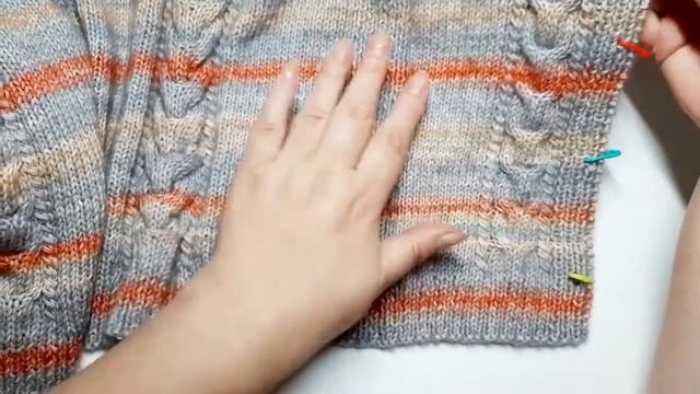 ПОДРОБНЫЙ МК 2 ДЕТСКИЙ ЖИЛЕТ СПИЦАМИ С КАПЮШОНОМ DETAILED MC смотреть онлайн