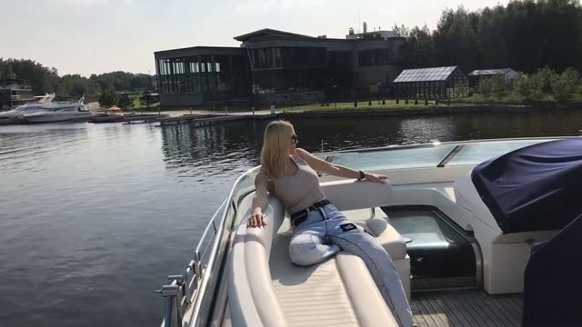 Аренда моторной яхты FAIRLINE SQUADRON 74 / Обзор смотреть онлайн