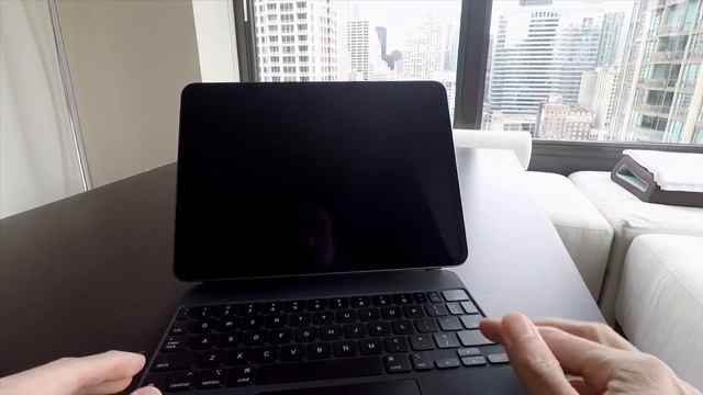 Magic Keyboard for 11-inch iPad Pro -- Unboxing and Test смотреть онлайн