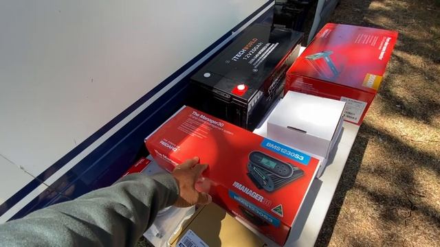 TOYOTA COASTER BUS BUILD | Ep 6. Installing our iTechworld lithium battery + REDARC 12v system смотреть онлайн