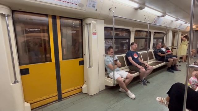 Поездка на Русиче от Охотного Ряда до Комсомольской(следует в ТЧ-1 «Северное») смотреть онлайн