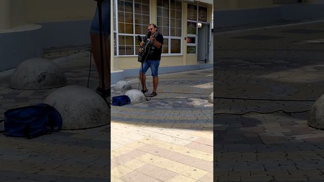Очень хорошо поет смотреть онлайн