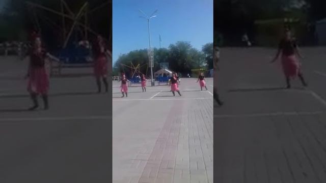 Г.Актобе танец воспитатели на день зашита детей д/с Медина смотреть онлайн