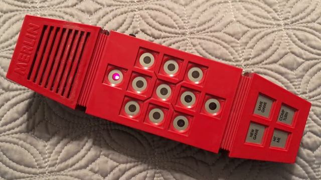 Introduction to my MERLIN handheld electronic game from 1978 смотреть онлайн