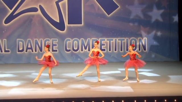 "Pizzicato Polka" Pointe Trio смотреть онлайн