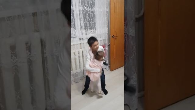 Лучшая похвала песни "Юность" доча жгет))) смотреть онлайн