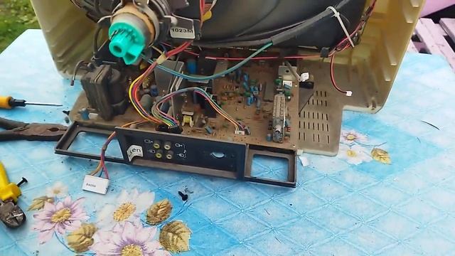 Разбираем телевизор ROLSEN смотреть онлайн