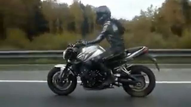 трюк на мото в 2009м году смотреть онлайн