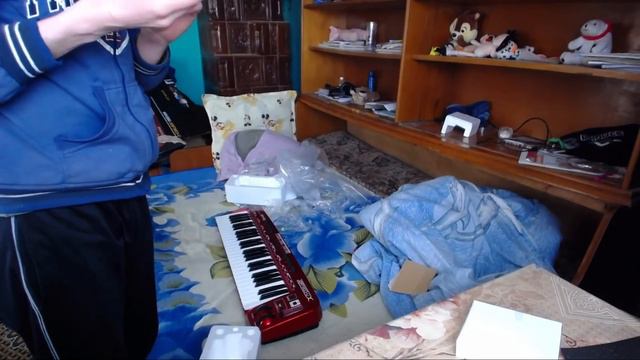 Unboxing Midi Keyboard - When Boxes fight back! смотреть онлайн