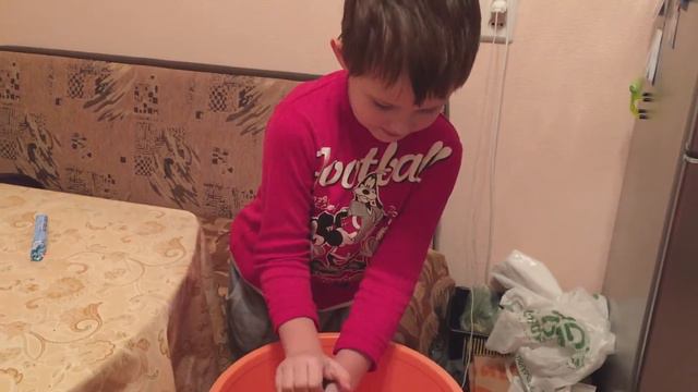 Эксперимент с колой и ментосом смотреть онлайн