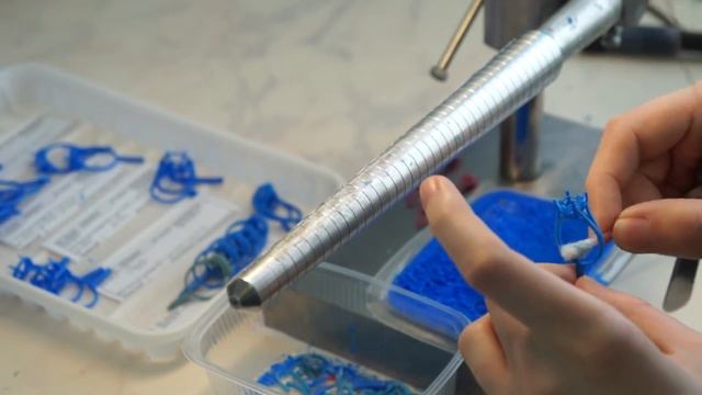 Подготовка литейной формы. Производство ювелирных украшений NEWGOLD. смотреть онлайн