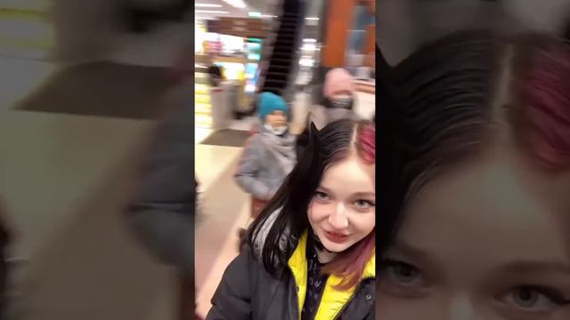 На сходку никто не пришел🥺 / Даша Суднишникова смотреть онлайн