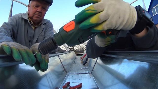 Монтаж жёлоба и крепежа плёнки теплицы смотреть онлайн