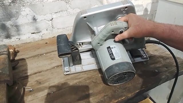 Дисковая электрическая пила Интерскол ДП-2000 смотреть онлайн
