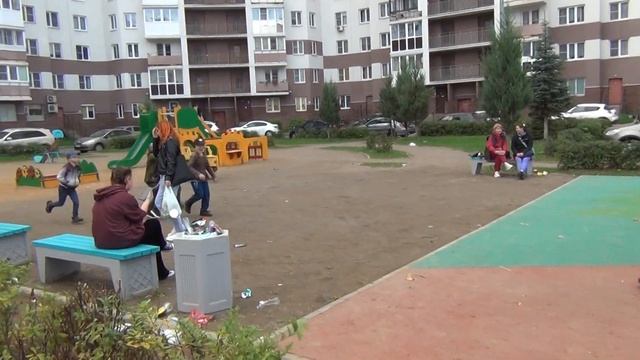 "Детский поезд" в ЖК "Солнечный", г.Тихвин - третий день после открытия смотреть онлайн