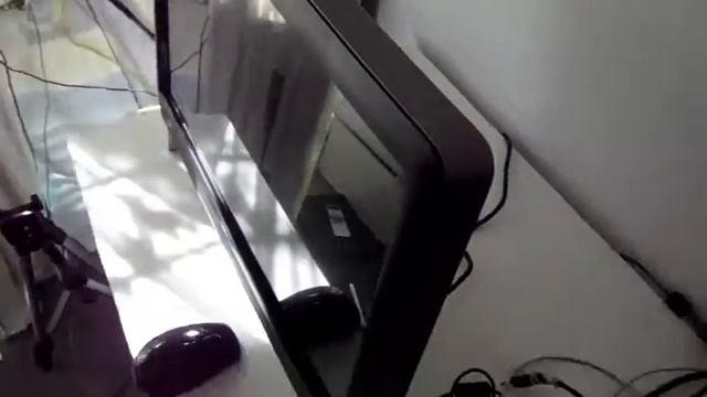 Close-up of the Dell Inspiron One PC смотреть онлайн