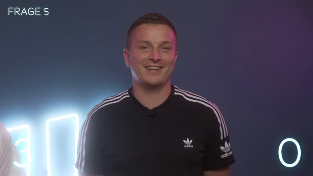 Quiz gegen Fussballprofi MAX KRUSE! | Aaron weiß das! (Fußball Edition) смотреть онлайн