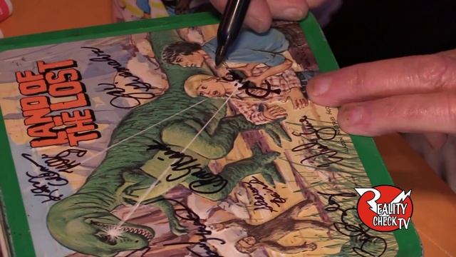 Land Of The Lost's Kathy Coleman & Wesley Eure at Krofft Kon 5/21/22 смотреть онлайн