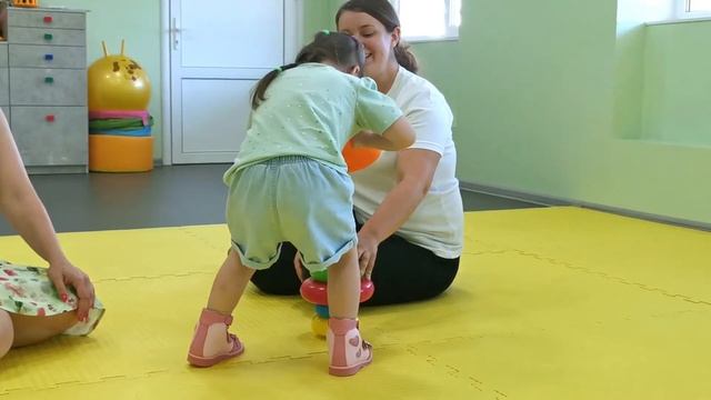 60 семей, воспитывающие особых детей, прошли Программу ранней помощи в Центре «Ладушки». смотреть онлайн