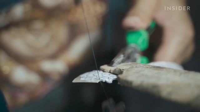 Thai Artist Carves Snail Shells Into Ancient Art That Costs Thousands | Still Standing смотреть онлайн