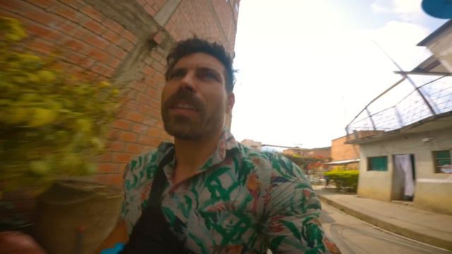 Riding The DEATH ROADS Of Bolivia (An Impossible Route Film) смотреть онлайн