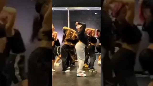 throwback SUPER BOWL 2020 REHEARSALS ( PARRIS CHOREOGRAPHY) смотреть онлайн