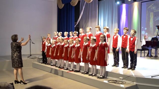 Выступление хора младших классов детской школы искусств 21 декабря 2019 г. Хабаровск Романс Бабы Яг