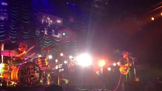 THE BLACK KEYS "FEVER" LIVE ORACLE ARENA 11/03/14 смотреть онлайн