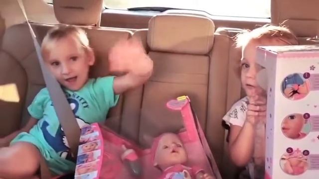 Кукла Беби Бон и Весёлый день для Тифани и Лауры! смотреть онлайн