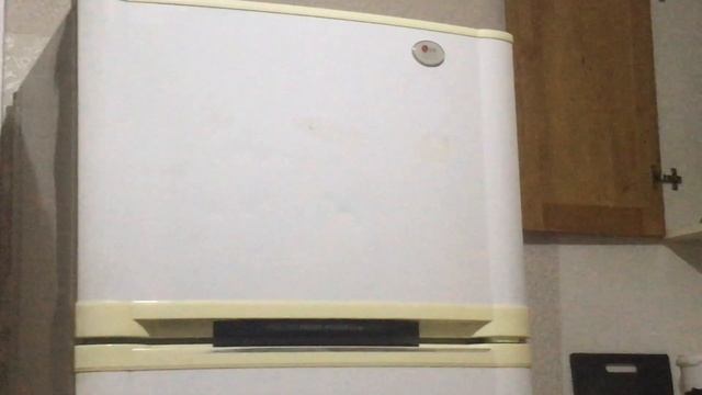 Холодильник белый старый Lg пятница 2 июня 2023 год. смотреть онлайн