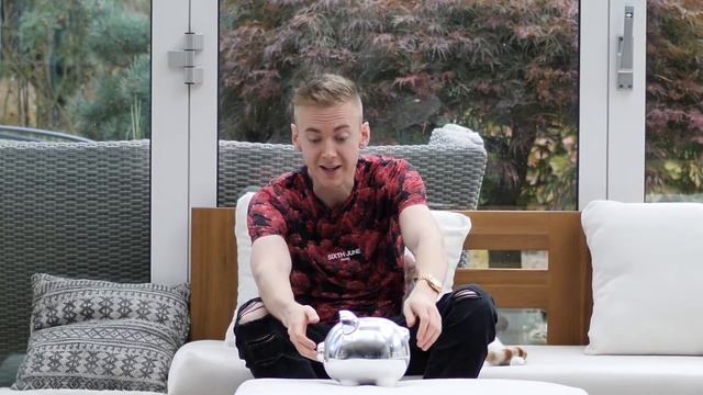 Guess the $$$ in this piggybank, win a dragonlore... смотреть онлайн