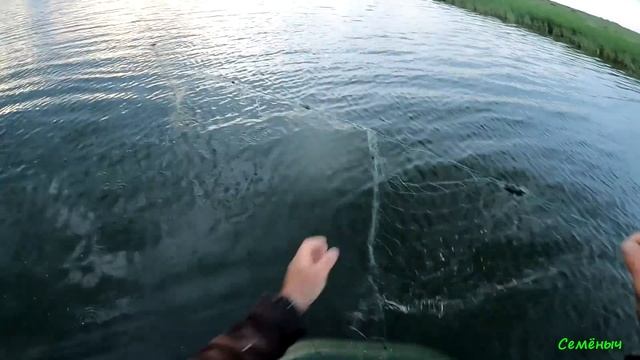 Ловля рыбы сетями, хапугами и мордушками. Рыбалка в малых водоёмах Сибири. смотреть онлайн