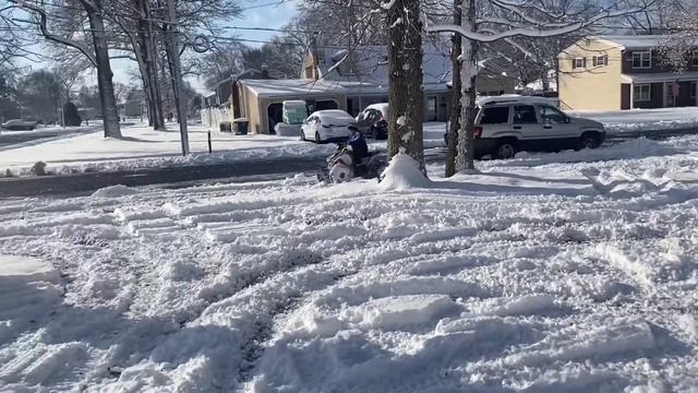 1st Snow Day of 2022. Riding my Honda Trx 90 смотреть онлайн