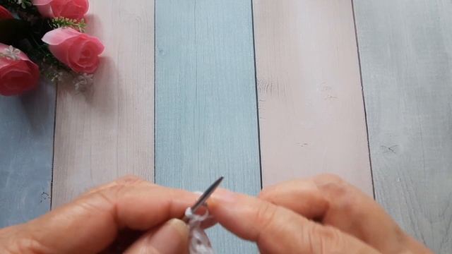 Ажурная футболка в сочетании очаровательных узоров. смотреть онлайн