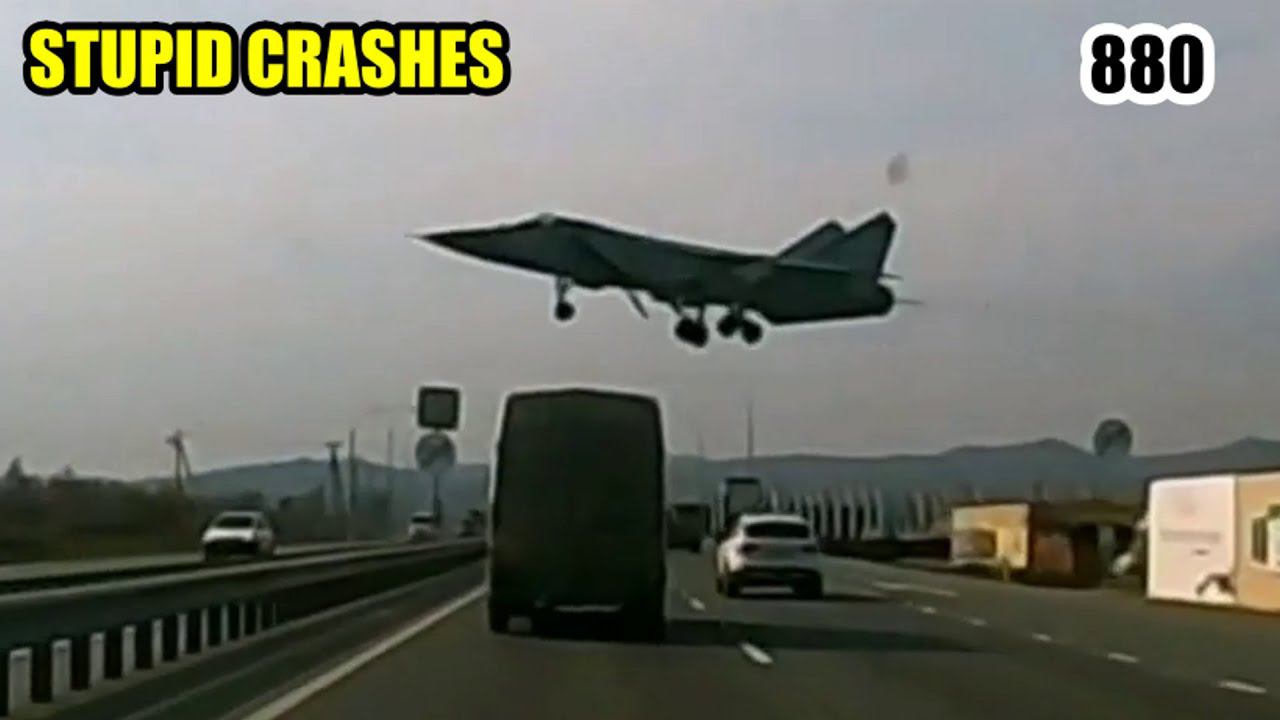 Stupid crashes 880 April 2024 car crash compilation смотреть онлайн