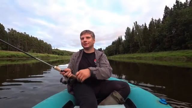 Сплав по реке на резиновой лодке. Рыбалка на спининг. смотреть онлайн